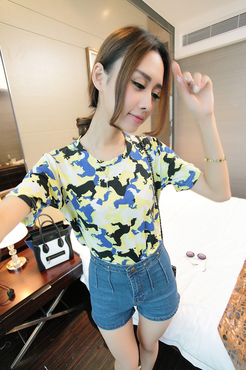 韩版夏装新款 时尚百搭迷彩马图宽松圆领短袖恤 女 