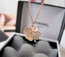 Chanel collar de diamantes de titanio acero LOGOTIPO Trébol letras
