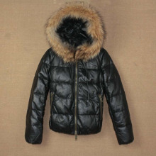 2011��Ůװ�����DSQUARED2 ����������Ƥ���޷�����Ƥ�º�ɫ Ů