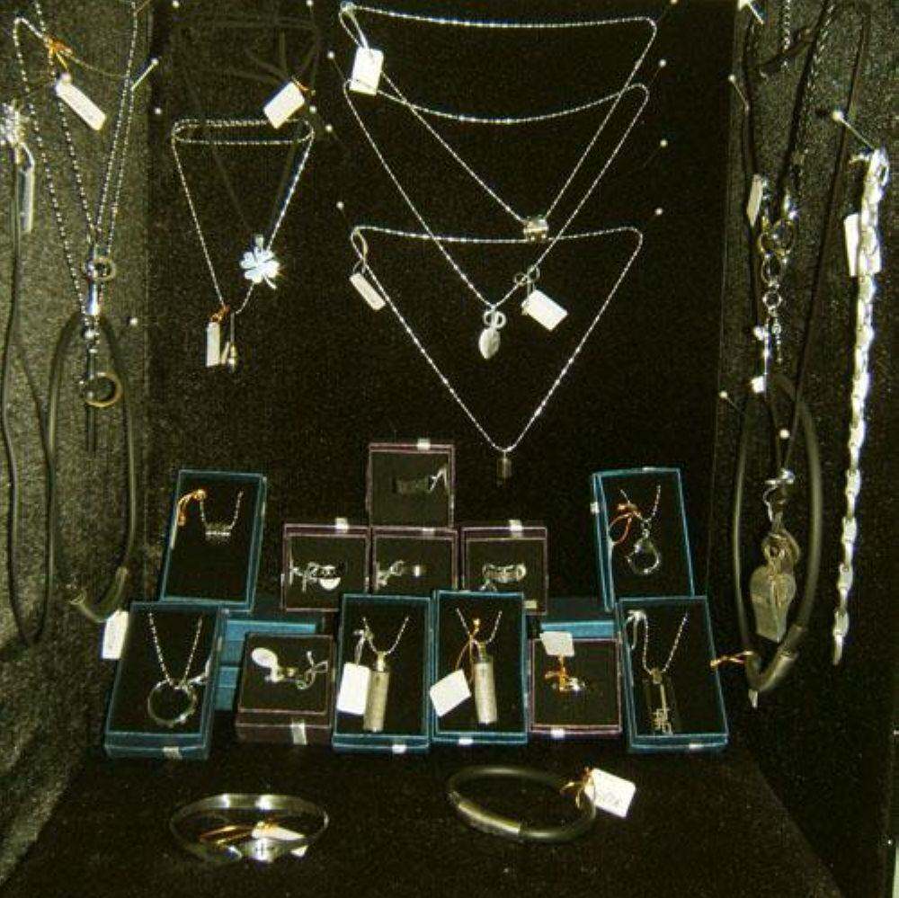 可扎<em>大头</em>针挂饰品 <em>格子</em>铺装饰板饰品首饰墙 格