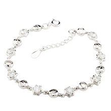 9月特价 香港八心八箭瑞士钻银白金"520"手链 女友|新婚礼物