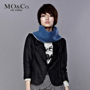 MO&Co.摩安珂111COT17肩部几何门襟光感修身外