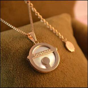  哆啦a梦机器猫小叮当贝母铃铛钛钢玫瑰金短款锁骨项链18K金女饰品