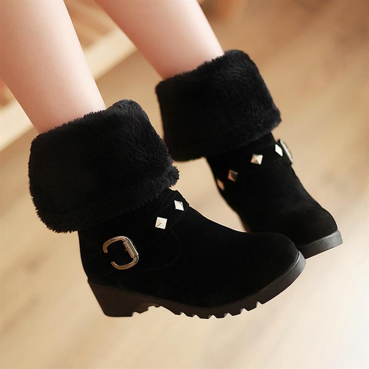 秋冬包邮铆钉雪地靴...