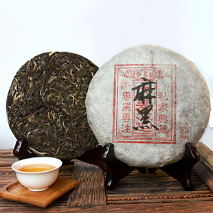  100%纯料！！云南普洱茶 生茶 易武麻黑古树纯料 生普洱茶饼 特价