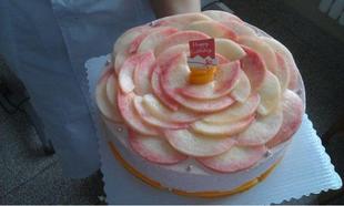 <em>蜜桃初熟</em>时 蜜桃味慕斯蛋糕 淡奶油清爽口感 三