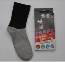 冲双皇冠特价 5折盒装竹炭袜子  保健男袜(薄) 抗菌除臭吸汗透气