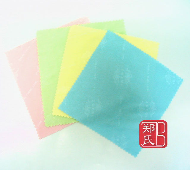 【郑氏眼镜】超细纤维眼镜布(红、黄、蓝、绿)在类目 ZIPPO/瑞士军刀/眼镜, 眼镜配件、护理剂, 镜布中 - 来自Buy2taobao.com提供专业的淘宝代购服务
