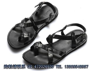  13年夏季时尚英伦男士凉鞋 后搭扣蛇皮纹套趾流行男款罗马鞋 黑色