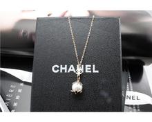 Titanio Reborde de acero en bolsa de Chanel CHANEL collar de perlas grandes femenina no se desvanece