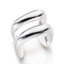 La nueva forma de anillo Tiffany Tiffany ofertas de apertura de anillo en el pleno de dos
