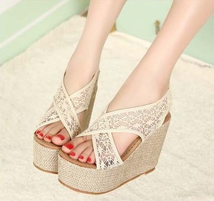  特潮复古蕾丝果冻鞋高跟鞋公主罗马女鞋复古波西米亚民族风凉鞋子