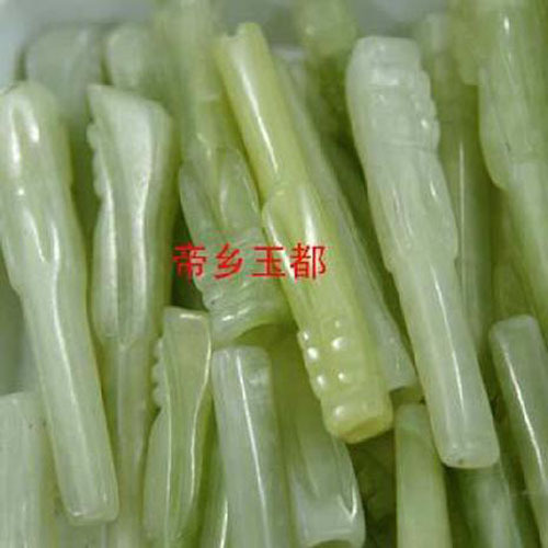 新货上架=岫玉烟嘴◆ 高贵气派== 超实惠在类目 珠宝/钻石/翡翠/黄金, 其他天然玉石, 其他中 - 来自Buy2taobao.com提供专业的淘宝代购服务