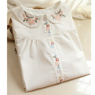 2019春季日系女装复古森女刺绣娃娃领打底长袖，白色衬衫衬衣