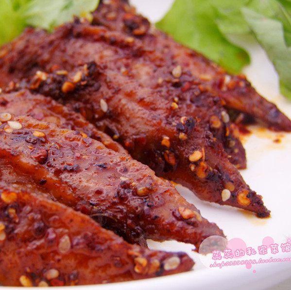 小镇农家 独家私房菜 独家麻辣鸡翅尖 麻辣爆炒香辣鸡翅零嘴150克在类目 水产肉类/新鲜蔬果/熟食, 熟食/凉菜/私房菜, 其它中 - 来自Buy2taobao.com提供专业的淘宝代购服务