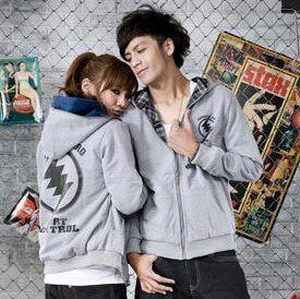 <span class=H>2011</span><span class=H>新款</span><span class=H>春秋</span>冬 <span class=H>情侣</span><span class=H>装</span>闪电<span class=H>卫衣</span> <span class=H>男</span> <span class=H>两面</span><span class=H>穿</span><span class=H>外套</span><span class=H>韩版</span>印花<span class=H>连帽</span><span class=H>卫衣</span>