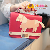 小象包袋 独家首发可爱小马复古邮差包糖果色女包包X400