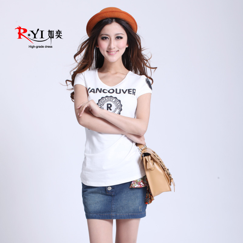 简约气质白色印花...