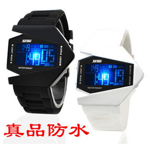  限时正品男女时尚情侣表防水多功能运动电子手表LED果冻表
