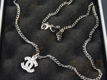 CHANEL Chanel contrarrestar el gran collar de diamantes clásicos europeos y americanos con caja de regalo