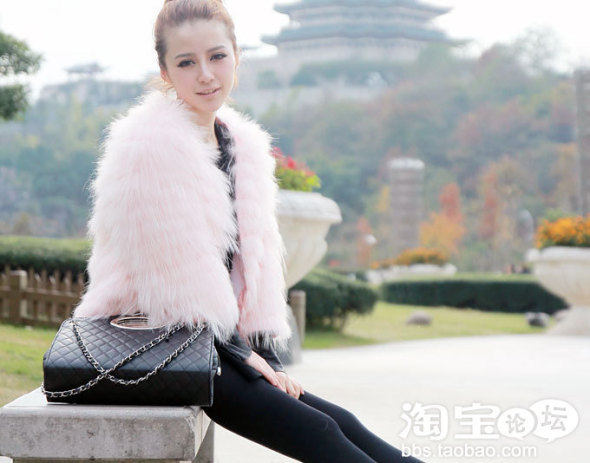 1泵在脸上<em>分</em>点点<em>开</em>(额头、两颊、鼻子、下颚)