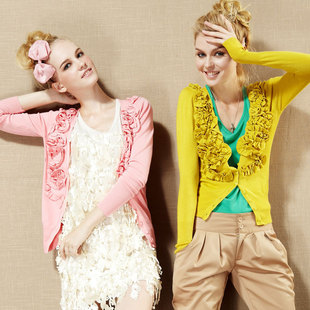 请亲们推荐一款<em>配粉色连衣裙</em>的<em>开衫</em>?–淘宝服