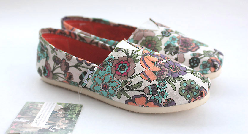 2011TOMS����Ь ����Ь�ͷ����� Ϳѻ�黨��Ͱ�ŮЬ �۸�:55.00