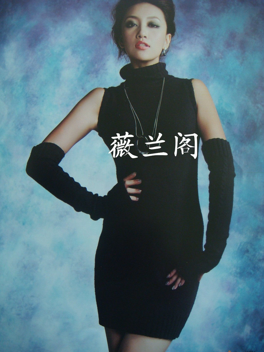 <em>毛衣</em>,の青春布舍の 2010冬季时尚百搭烫钻拼色