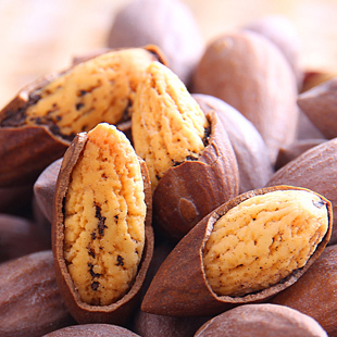  百草味 年新货坚果特产 诸暨枫桥 特级香榧子【150g*2】包邮