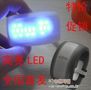  终极三国Siman表  led手表 二代高亮版磨砂手镯表 odm果冻时装表