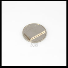 稀土永磁王 钕铁硼强力磁铁 强磁铁 门吸专用 长方形 F20x10x2mm