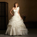 ANNA famous shoulder bride Qi Pompon ski