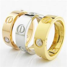 Ultra-un genérico Cartier anillo Cartier en el anillo de los amantes de oro de 18 quilates de diamantes tres anillos de diamantes de tornillo medios