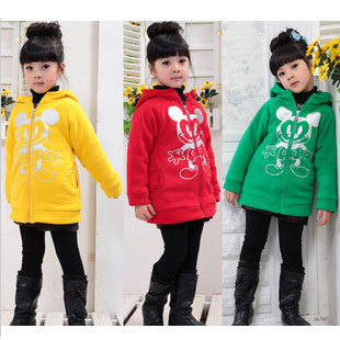 想给三周岁的<em>小女孩</em>买过年时穿的衣服,什么样