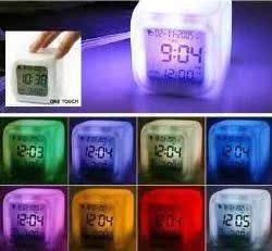 益杰批发 A132 七彩变色心情闹钟 时间温度万年历音乐闹钟 135g