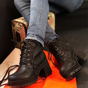 韩版粗跟高跟短靴...