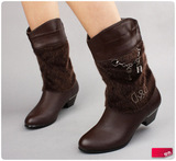 冲三冠促销包邮 <span class=H>达芙妮</span>2011冬季新款时尚链饰毛筒中跟女短靴