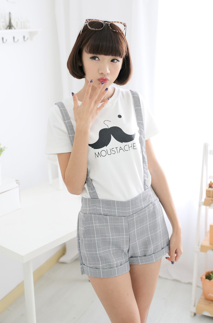 英伦<em>吊带短裤</em> : 英伦<em>吊带短裤</em>图片及搭配,英伦吊