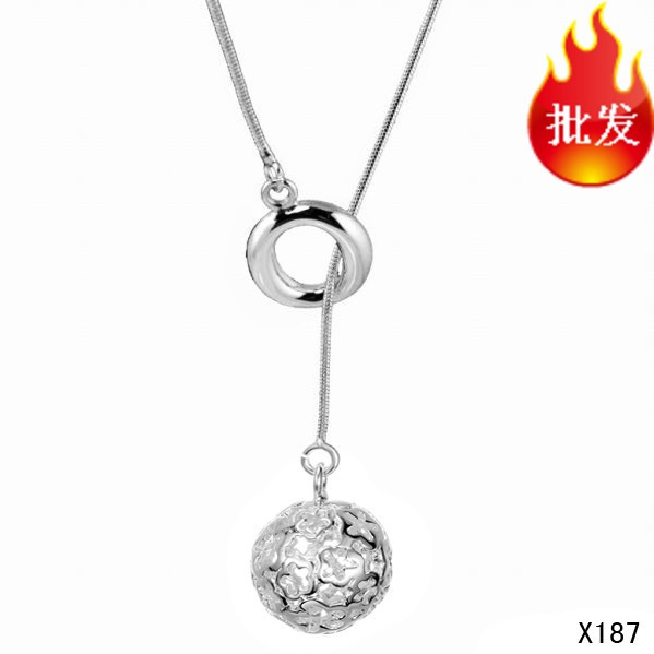 厂价韩版饰品2012新款 韩版镀银首饰 甜美镂空球女士项链N187 厂价韩版饰品2012新款 韩版镀银首饰 甜美镂空球女士项链N187