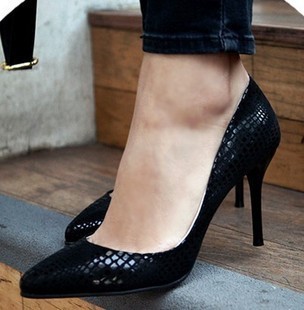  12鞋宝儿韩板版女鞋春秋款浅口性感鱼鳞纹尖头鞋细高跟单鞋结婚鞋