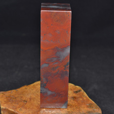 Ювелирный камень 3.3*3.3*12 см Гуйлинь курица