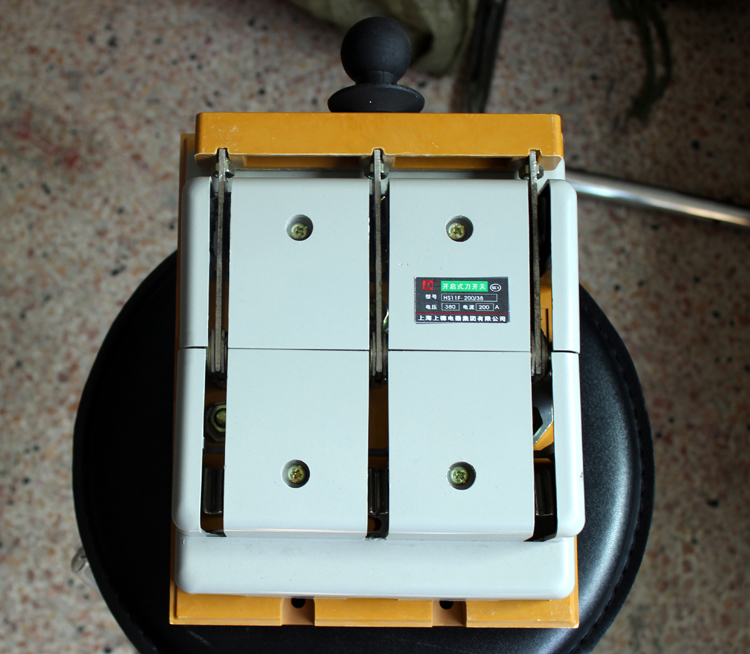 D card chdele HS11F-200/38 200A With cover Knife gate Open Knife switchin the Electronic/Electrician , Other category - from Buy2taobao.com to provide professional Taobao agent buy service