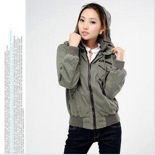 2011秋冬新款女装<span class=H>女士</span><span class=H>休闲</span>连帽短<span class=H>外套</span>立领工装军旅风格