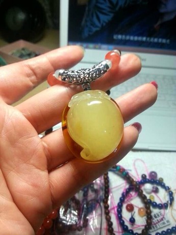 <em>美丽</em>天成珠宝 天然蜜蜡寿桃 吊坠 <em>挂件</em> <em>毛衣</em>链超