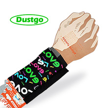 Wrist Call可以配戴在手腕上的iPhone手机袋（全部是爱） WC069