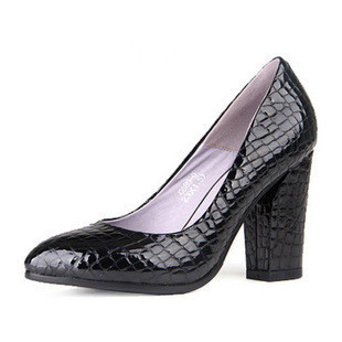  秋冬新品 白领时尚 全漆皮 尖头浅口 粗跟高跟鞋单鞋女鞋婚鞋