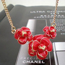 Chanel Chanel hermoso capullo de flor florecer tres K-oro, regalo, collar