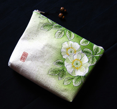 【鱼悦】手绘中国风/手工手拿<span class=H>包</span>/收纳<span class=H>包</span>/<span class=H>化妆</span>袋【春雨润物】