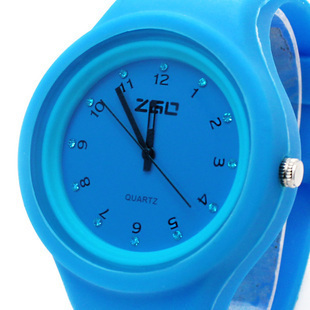  学生手表 男孩女孩 时尚韩国 儿童手表 男款女款 防水手表 包邮