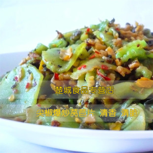  楚忆坊私房小菜—尖辣椒爆炒莴苣片。很辣很脆很下饭！